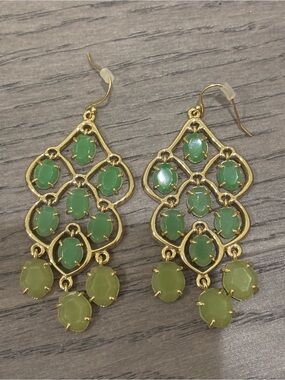💚Stella & Dot Gold-Tone Green Gemstone Chandelier Earrings💚